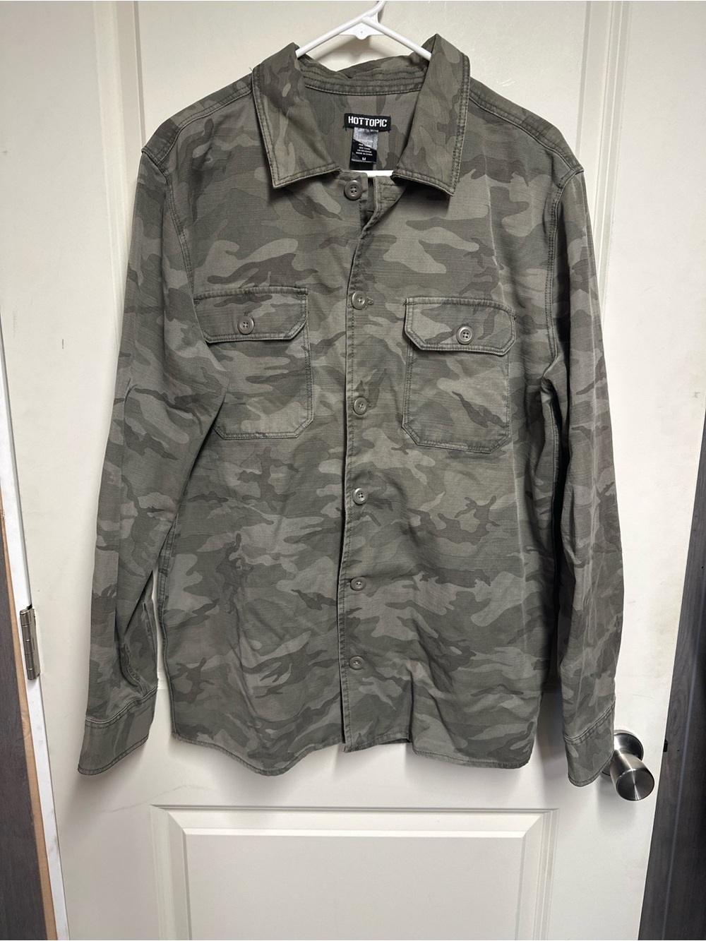 Hot Topic Women's Green Camo Military Shirt Jacket size medium